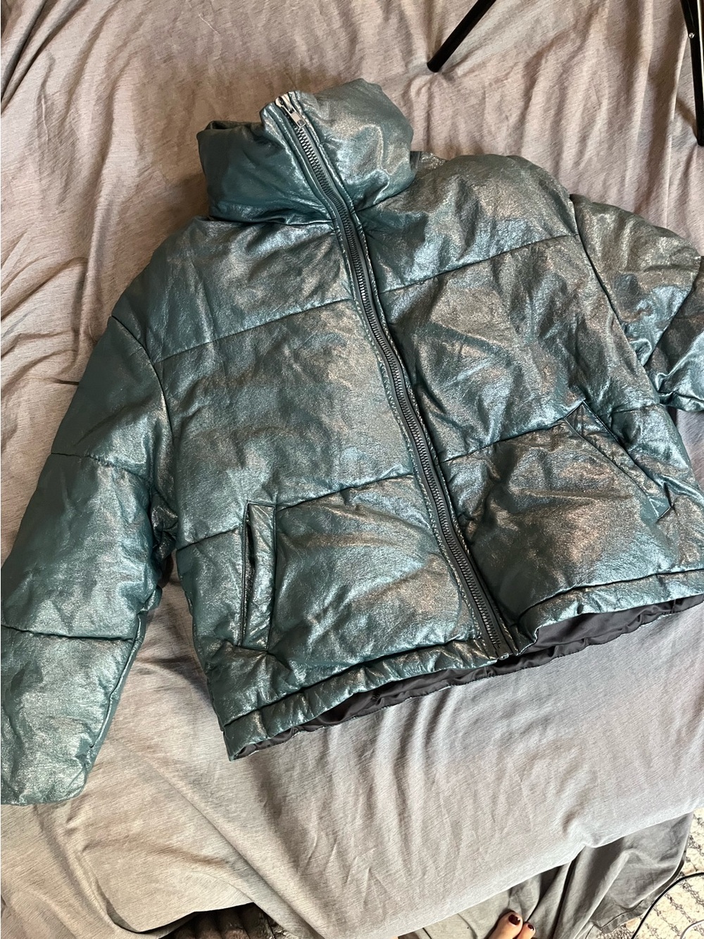 APPARIS x Nuuly Billie Crinkle Vegan Leather Puffer, metallic teal/green, Size S